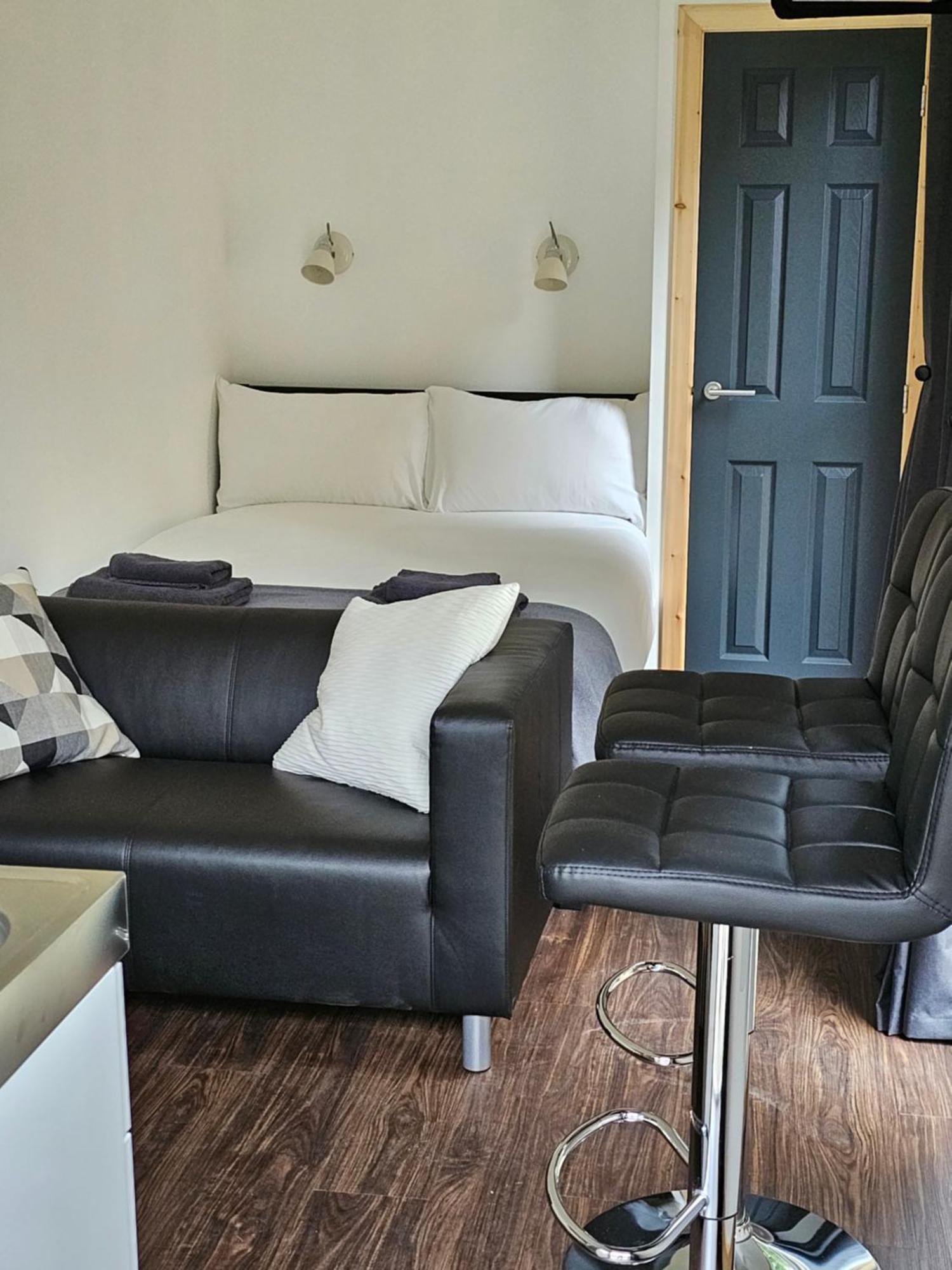 A Unique Experience In A Converted Shipping Containers, Glamness Is Adults Only Інвернесс Екстер'єр фото